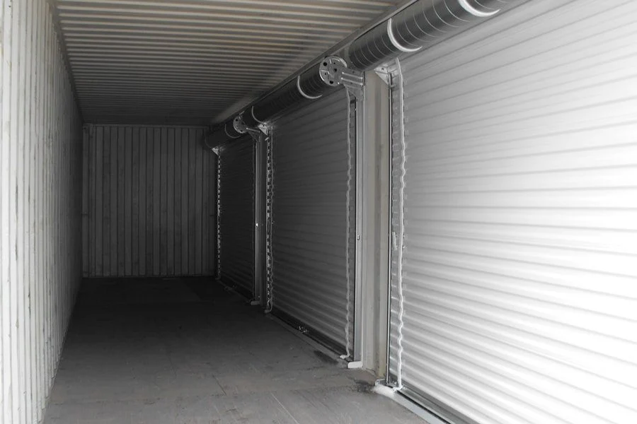 40ft-rollup-door-container-interior.webp