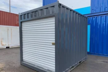USED ​​10-FOOT CONTAINER WITH ROLL-UP DOOR