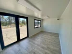 Container-bureau-amenage-18-m²-–-facade-vitree-600×600-1
